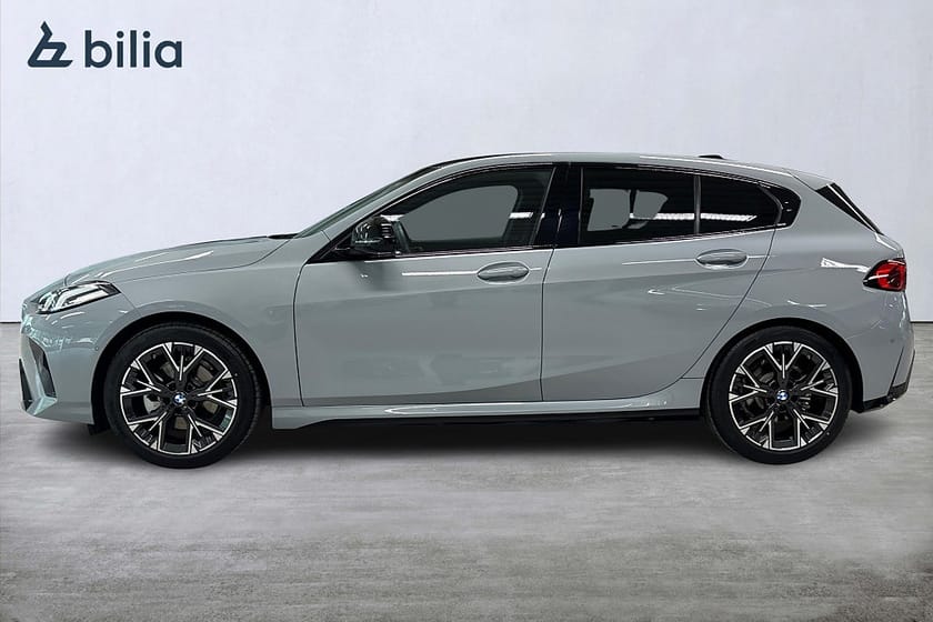 Bild 2 av BMW 120 Aut M-Sport| H&K | Rattvärme | Backamera | Tonade rutor