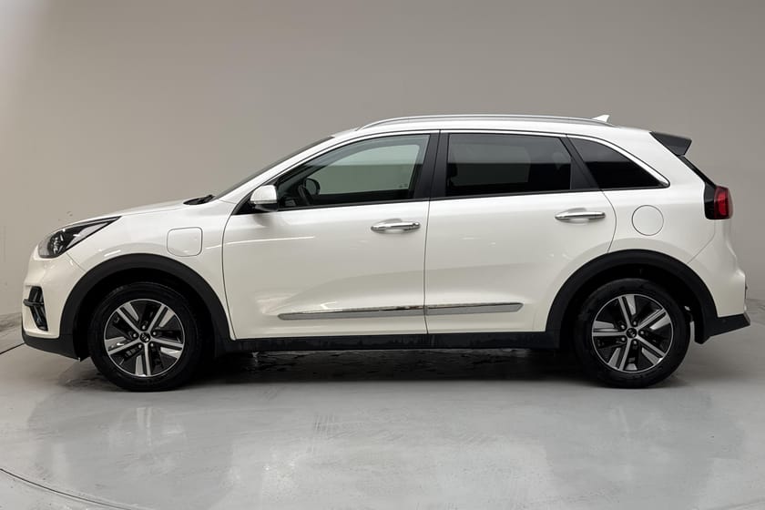 Bild 2 av Kia Niro P-HEV Plug-in Hybrid 1.6 (141hk) Kamera GPS Drag
