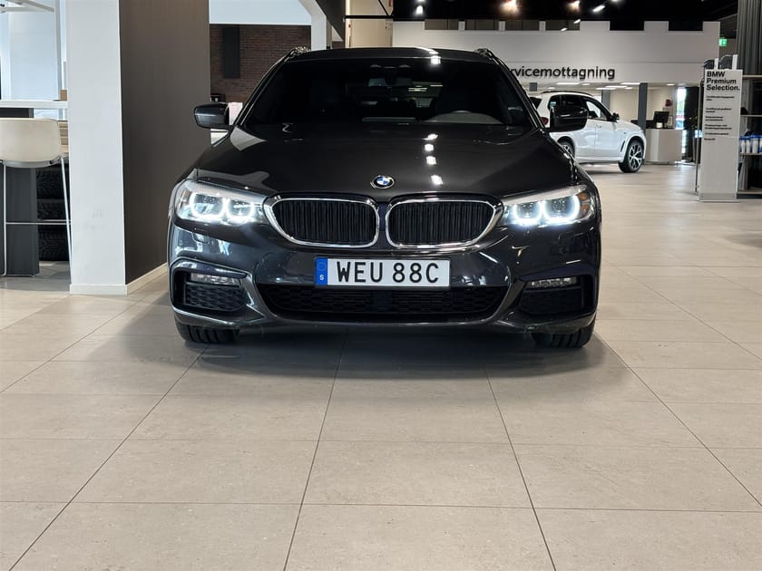 Bild 2 av BMW 520d xDrive Touring M Sport Drag Värmare HiFi Navigation