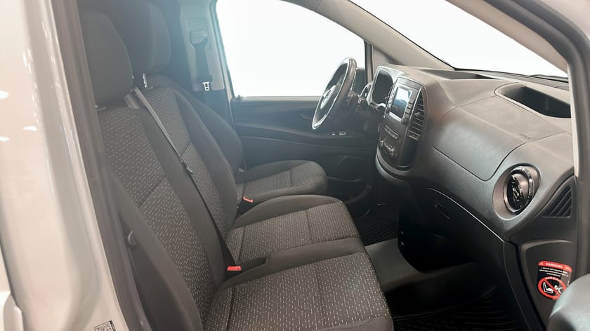 Bild 5 av Mercedes-Benz eVito 111 3.2t 112 skåp lång