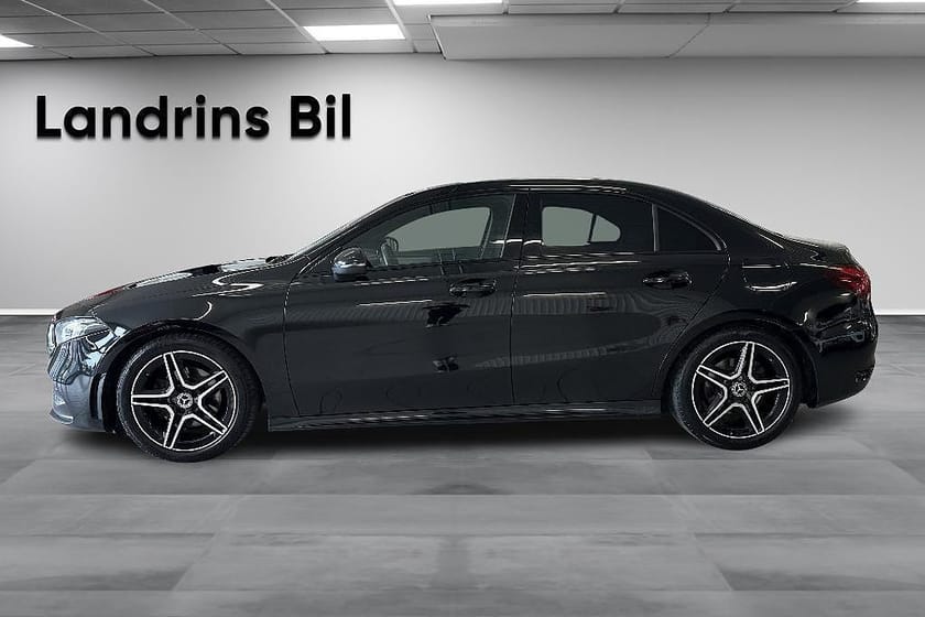 Bild 4 av Mercedes-Benz A 200 d 4MATIC Sedan 200d AMG-Night