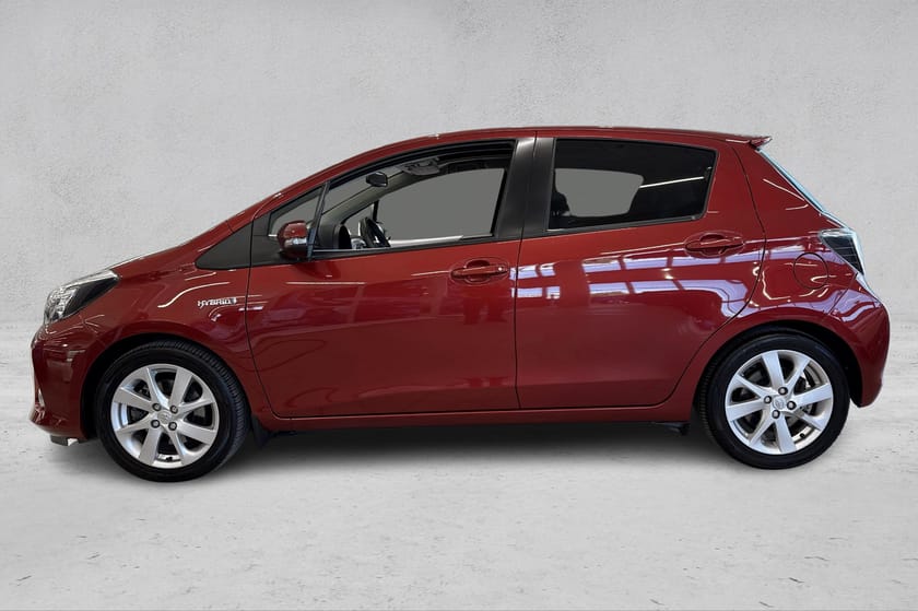 Bilde 2 av Toyota Yaris Hybrid 1.5 Hybrid/ Topputstyrt / Panorama / Delskinn / Lav km