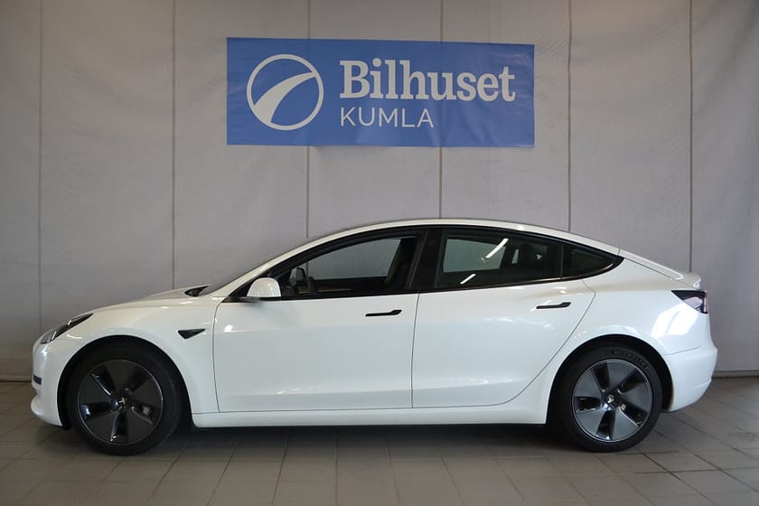 Bild 2 av Tesla Model 3 Standard Range RWD Panorama V-Hjul 283hk