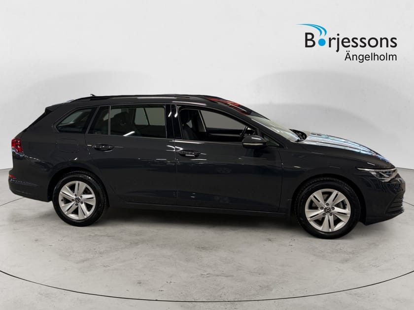 Bild 2 av Volkswagen Golf Sportscombi 1.5 eTSI 130 HK DSG Drag