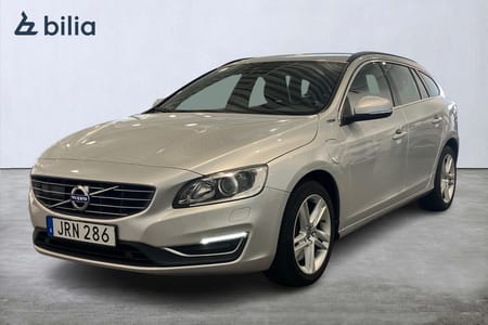Volvo V60 D5 Plug-in Hybrid AWD Twin Engine Classic Momentum Keyless Entry och Start Adaptiv farthållare Navigation Fast dragkrok