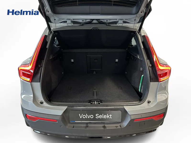 Bild 16 av 18 – Volvo XC40 B3 FWD Bensin Plus Dark