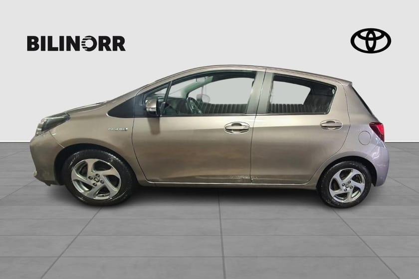 Bild 2 av Toyota Yaris Hybrid 1,5 HSD 5-D ACTIVE V-HJUL