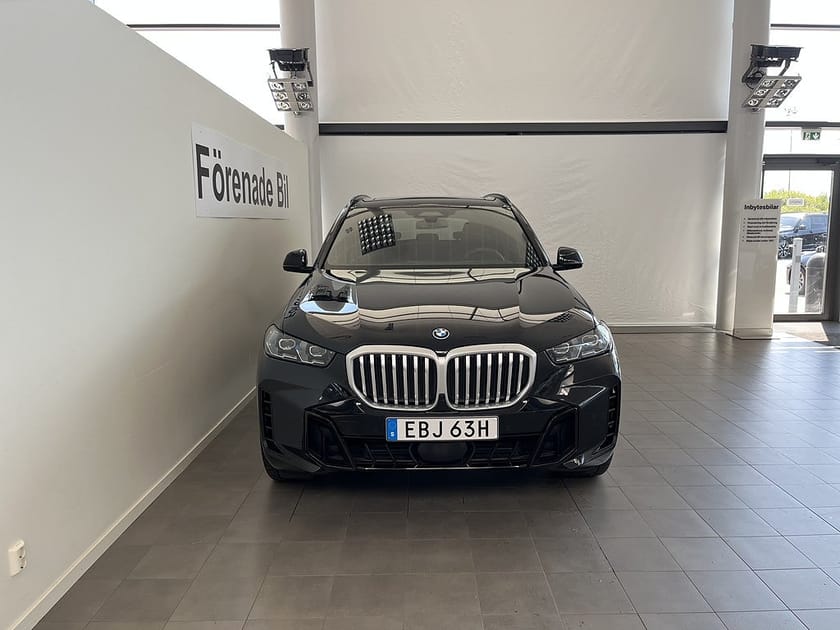 Bild 2 av BMW X5 xDrive50e 2,95%ränta M Sport 21" Innovation H/K Drag