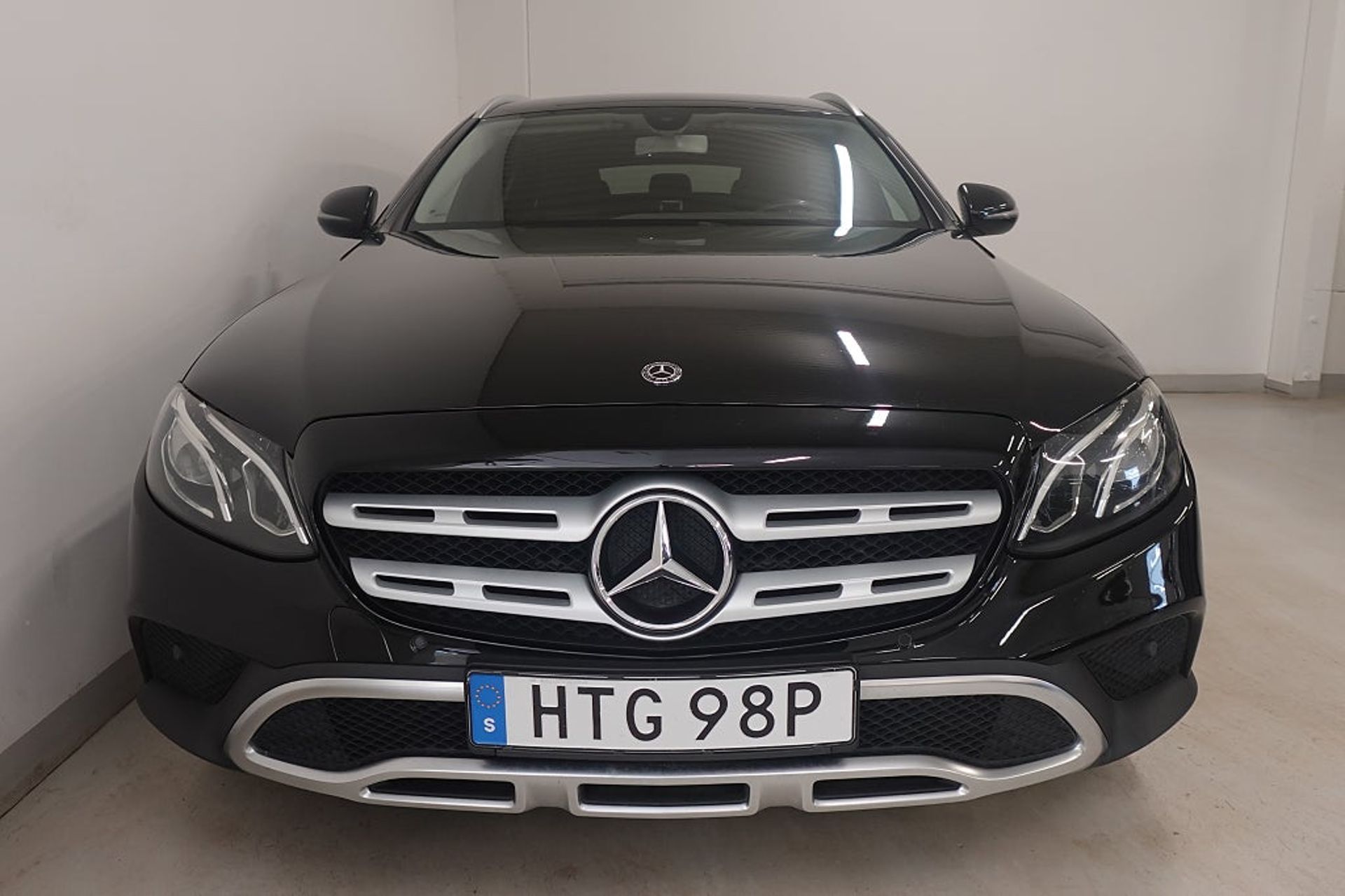 Mercedes-Benz E 2020, photo 2/33