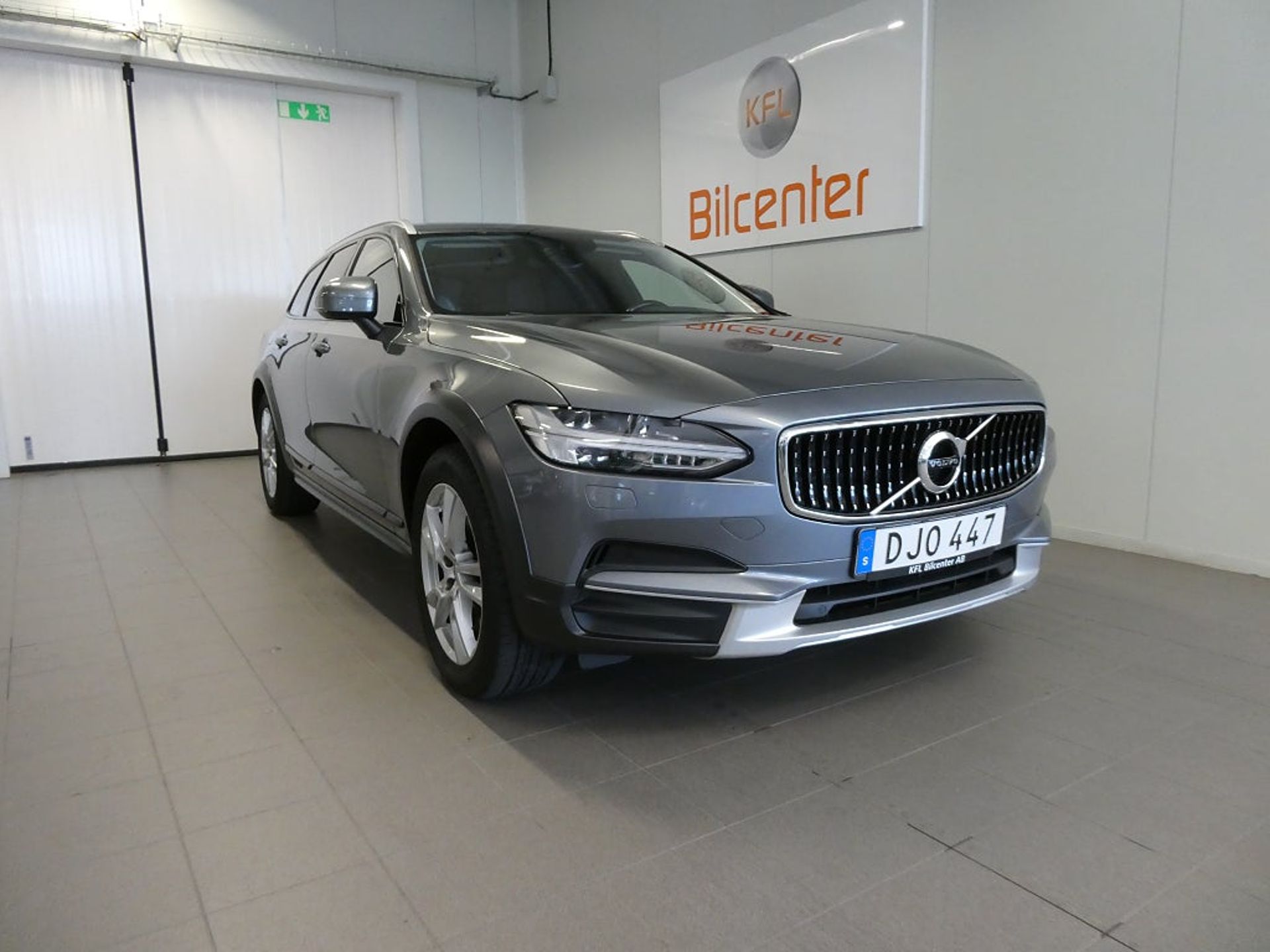 Volvo V90 Cross Country D4 AWD 2019, kuva 3/10