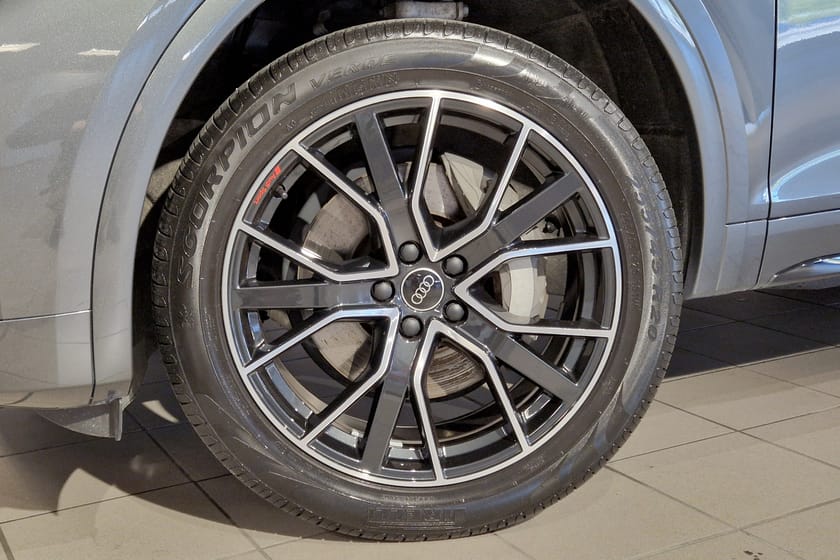 Bild 2 av Audi Q5 55 Sportback TFSI e quattro e-Hybrid | S LINE | 367 HK