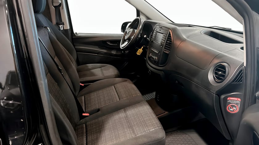 Bild 3 av Mercedes-Benz Vito 116 CDI 2.8t LÅNG Backkamera / Kupévärmare / Dubbla skjutdörrar