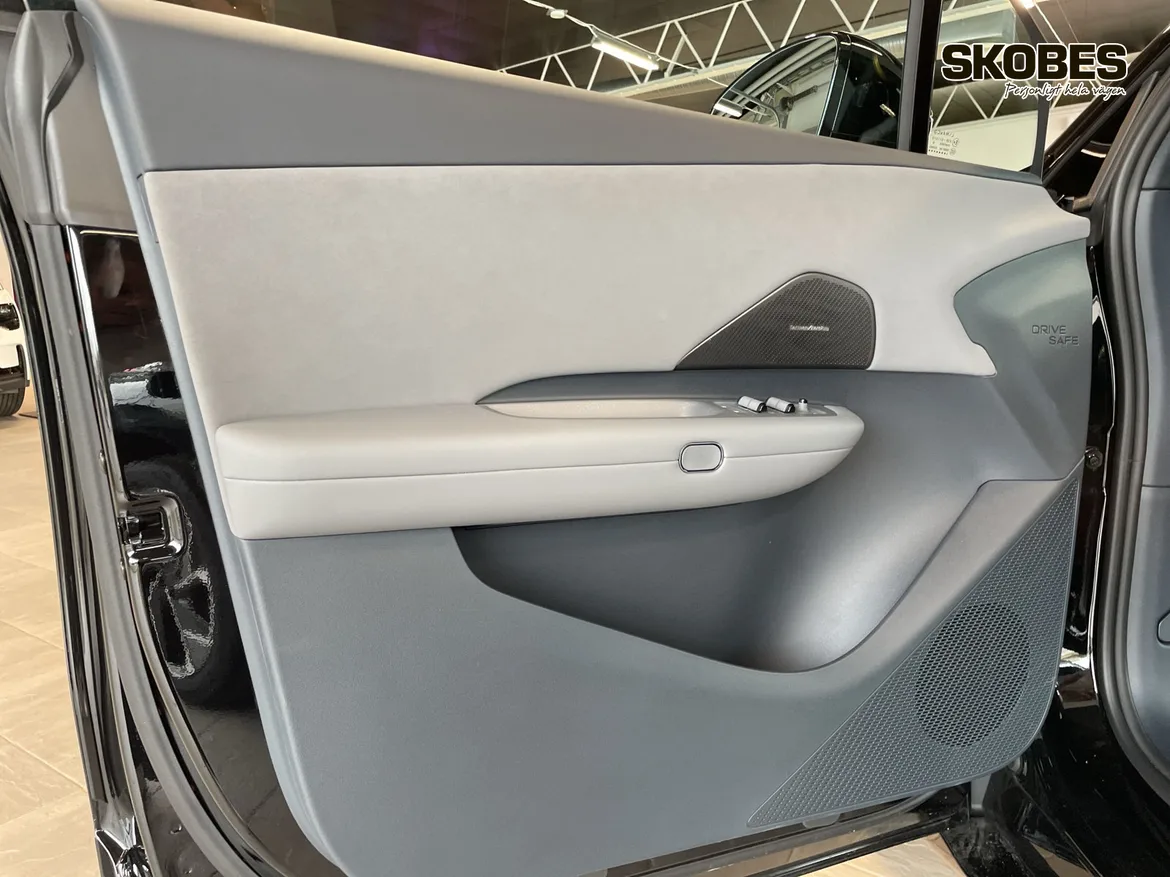 Lynk & Co 02 EV