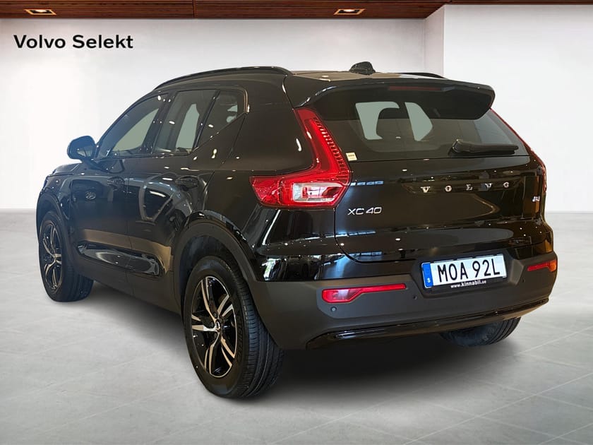 Bild 2 av Volvo XC40 B4 FWD Bensin Plus Dark