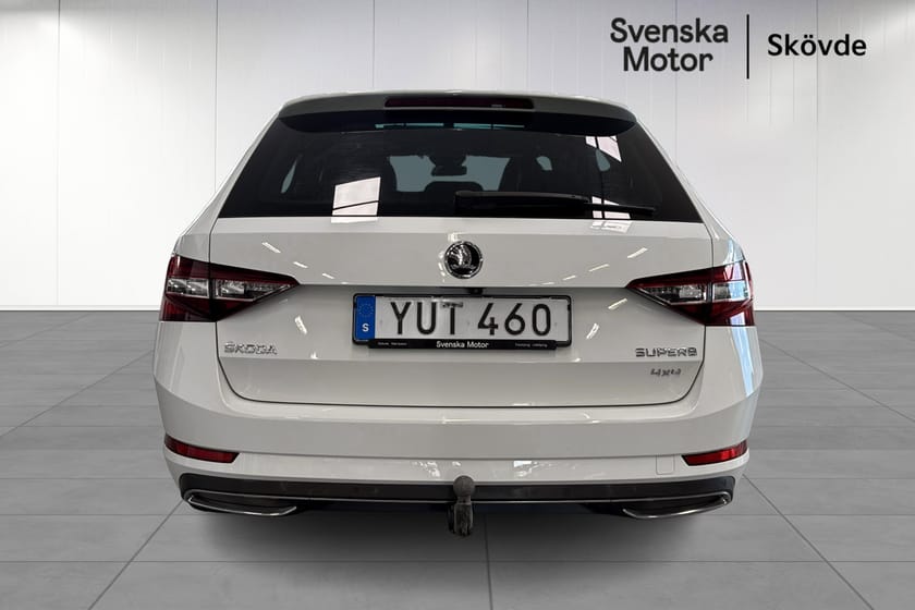 Bild 4 av Škoda Superb Kombi 2.0 TDI 4x4 SportLine Business Edition | Panorama | Canton | Dragkrok
