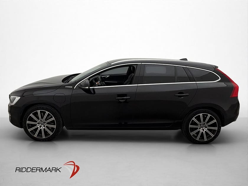 Bild 4 av Volvo V60 D5 Plug-In AWD Classic Summum Drag Värmare Läder