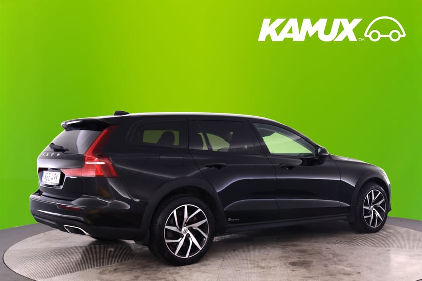 Bild 2 av Volvo V60 Cross Country B4 AWD 197hk Momentum Adv SE Navi Drag BLIS