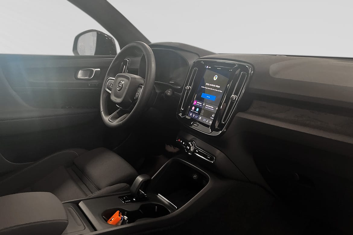 Volvo EX40 2025