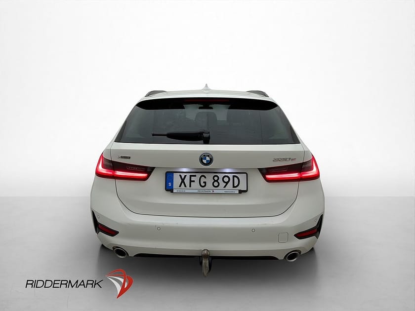 Bild 5 av BMW 330e xDrive Touring Sport Line Cockpit Drag Rattvärme CarPlay