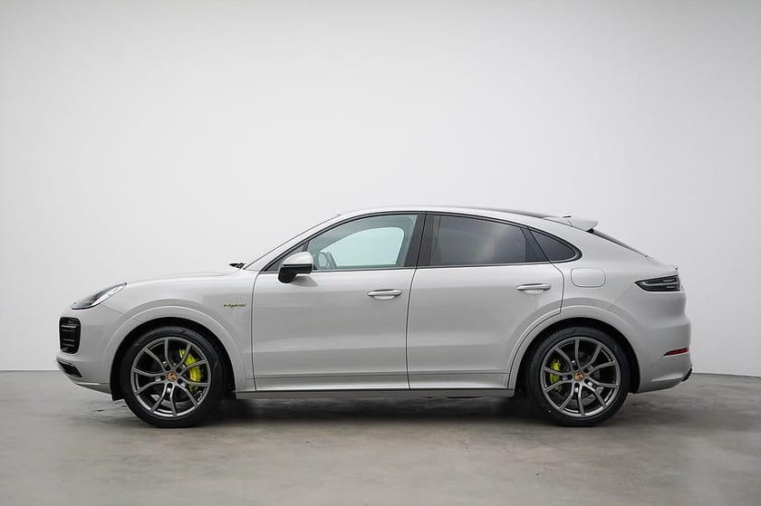 Bild 3 av Porsche Cayenne E-Hybrid Coupé / 462hk / Platinum Edit.
