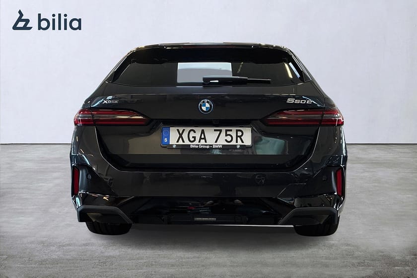 Bild 4 av BMW 550e xDrive Touring M Sport PRO B&W Panorama 360 Kamera Head up Drag