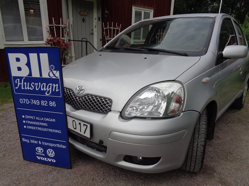 Bild 1 av Toyota Yaris 5D 1.3 VVT-i 87 HK/BES. TILL JUNI -27/MVG/FINANS/INBYTE