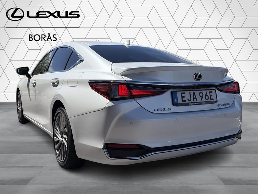 Bild 2 av Lexus ES 300h Luxury Mark Levinson
