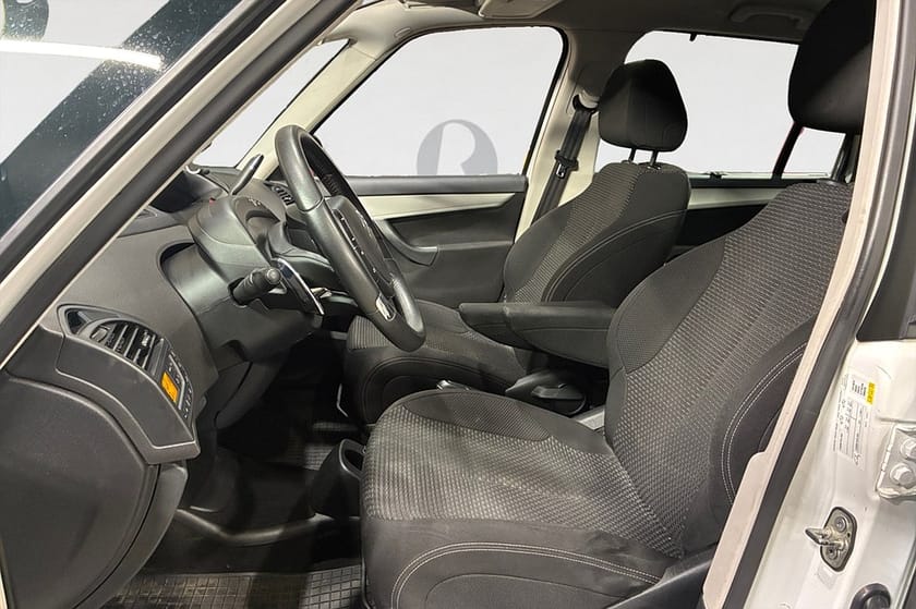 Bild 3 av Citroën Grand C4 Picasso 1.6 e-HDi 111 HK AUT 7-SITS DRAG FARTHÅLLARE 0.44L/MIL