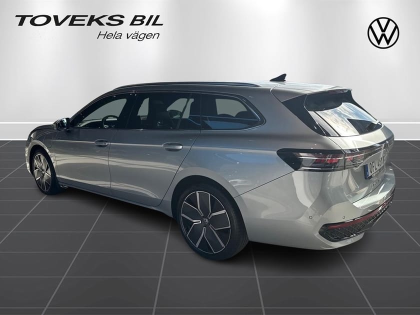 Bild 3 av Volkswagen Passat Variant eHybrid 272 DSG6 R-LINE