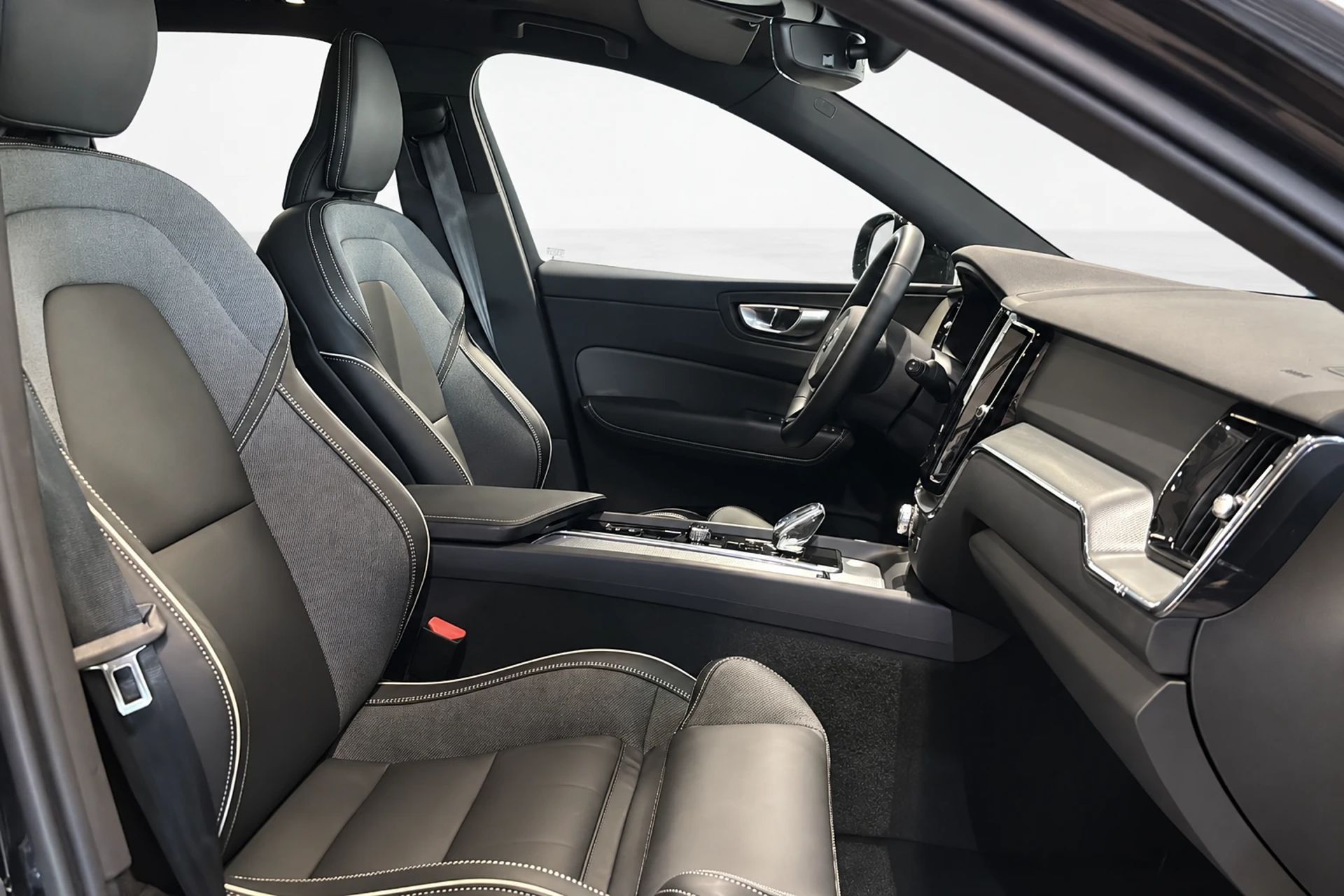 Volvo XC60 2025, kuva 7/10