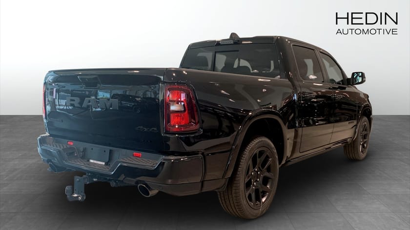 Bild 2 av RAM 1500 Crew Cab Laramie Night Edition - 0% Räntekampanj