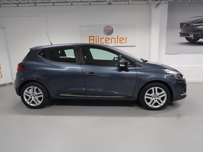 Bild 5 av Renault Clio 0.9 TCe Zen V-Däck ingår Navi-Parksens-FartH-BT-USB-Aux
