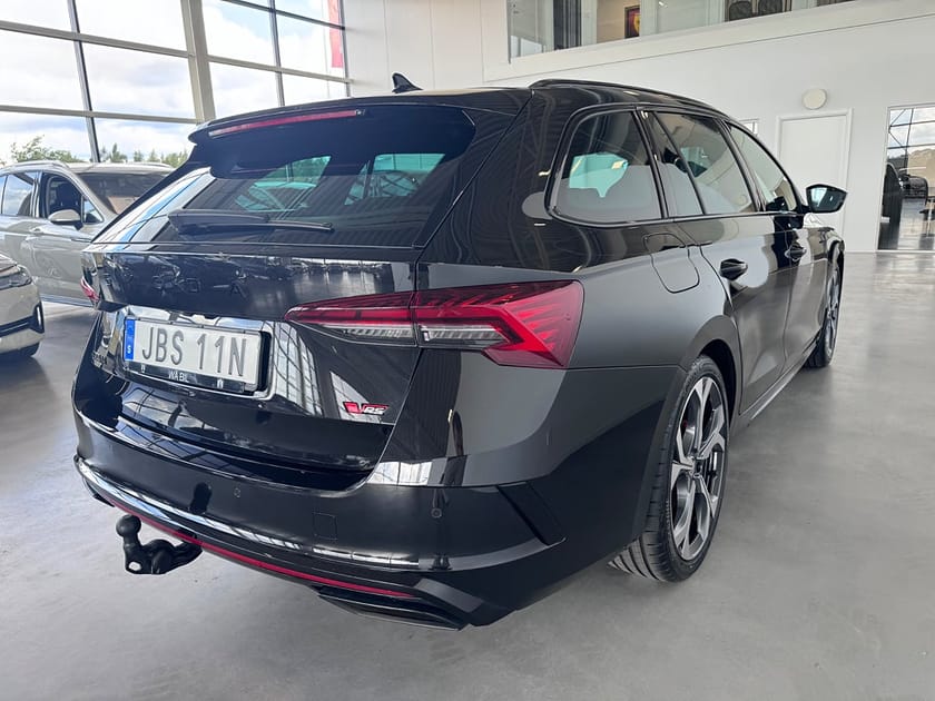 Bild 5 av Škoda Octavia Kombi RS Skoda | Explore Edition | 265hk | 360° | Drag | Moms