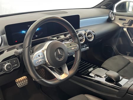 Mercedes-Benz A 250 AMG 224hk Panorama Backkamera Navi Burmester Sound