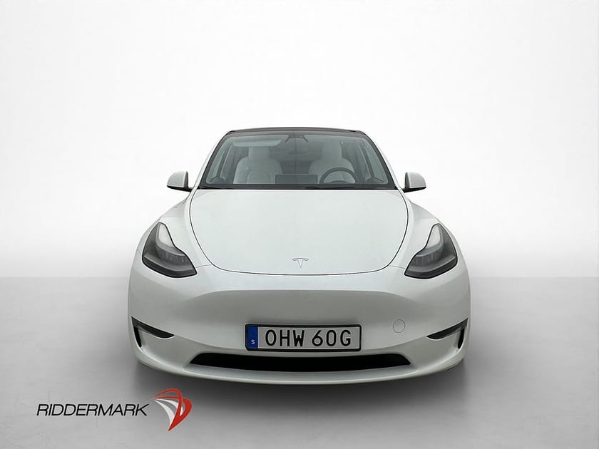 Bild 3 av Tesla Model Y Long Range AWD Longe Dragkrok AP Ljus interiör