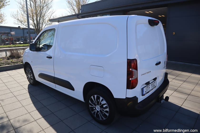Bild 3 av Peugeot Partner Utökad Last 1.5 BlueHDi Pro 130 hk 3 sit Drag Svensksåld