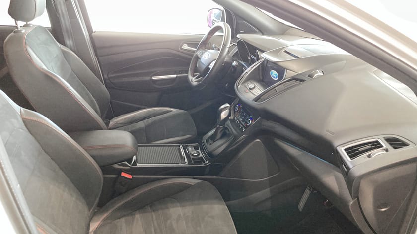 Bild 3 av Ford Kuga 1.5 150hk E85 Aut ST-Line Edt Dragvikt 1700kg 3,95% ränta!