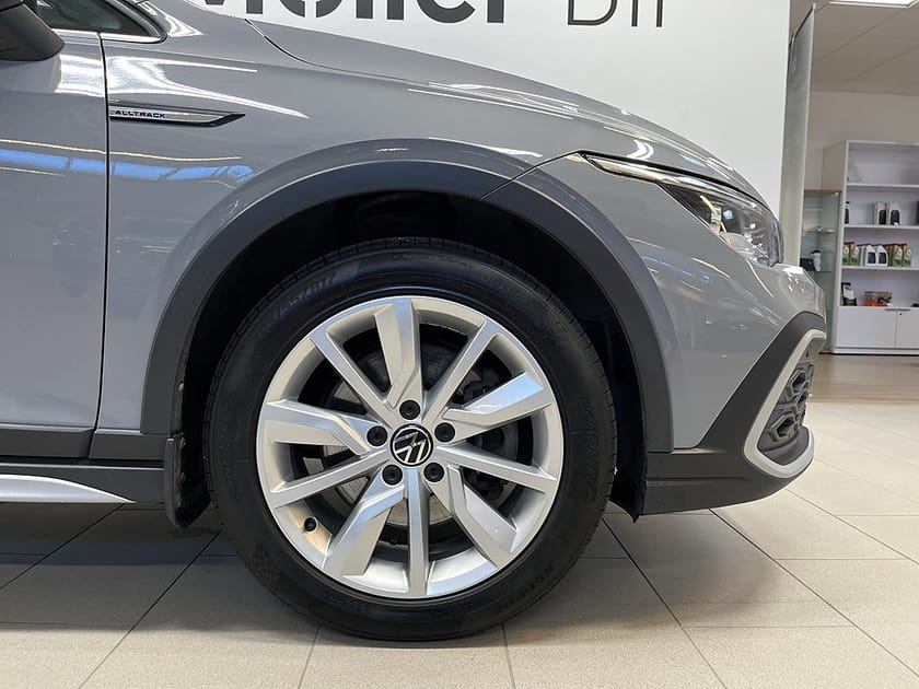 Bild 3 av Volkswagen Golf Alltrack Sportsvan 2.0 TSI 4M 190hk I Dragkrok I Värmare
