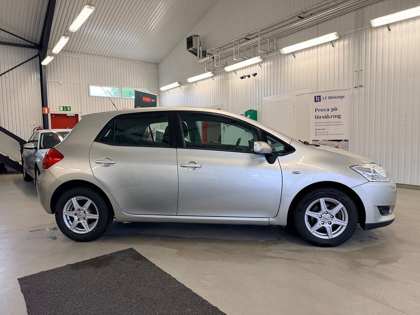 Bild 3 av Toyota Auris 5-dörrar 1.6 VVT, 124hk, Auto Välskött * Låga mil *