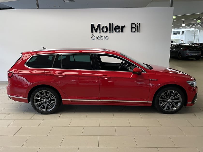 Bild 5 av Volkswagen Passat Sportscombi R-LINE2.0 TDI  4M 200HK|Drag|Värmare|B-kamera