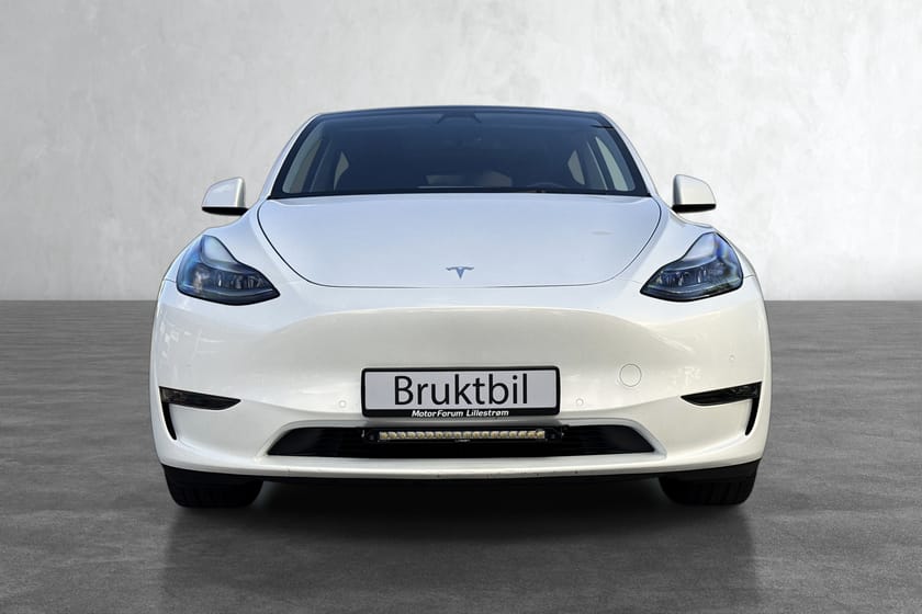 Bilde 2 av Tesla Model Y Long Range AWD 533km(WLTP ) /LR /AWD /Navi /R.kam /Pano /V.pumpe