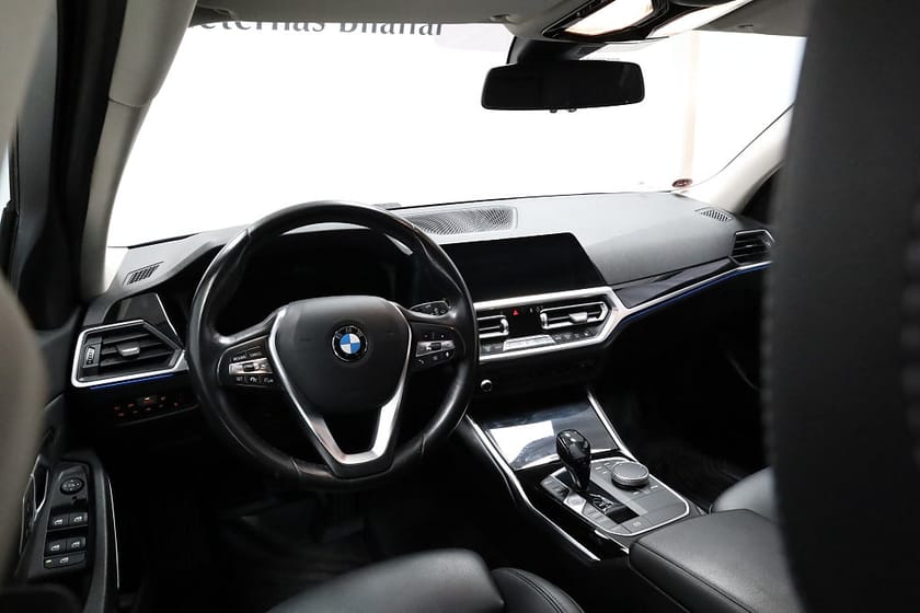 Bild 3 av BMW 330e xDrive Touring | Sport line | Drag | Adaptiv farthållar