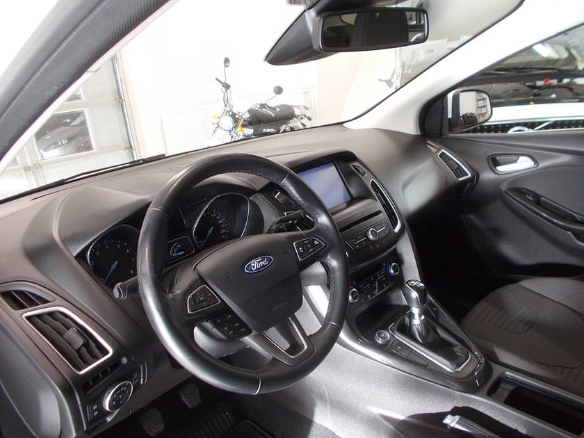 Bild 5 av Ford Focus Kombi ST-Line 125hk Kamrem bytt Låg skatt