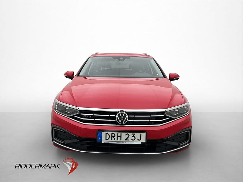 Bild 2 av Volkswagen Passat Sportscombi GTE 218hk Executive Business Cockpit Drag