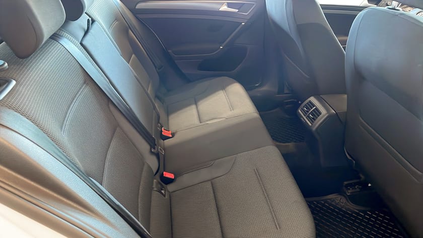 Bild 5 av Volkswagen Golf 5D 1.0 TSI AUT 116hk Drag