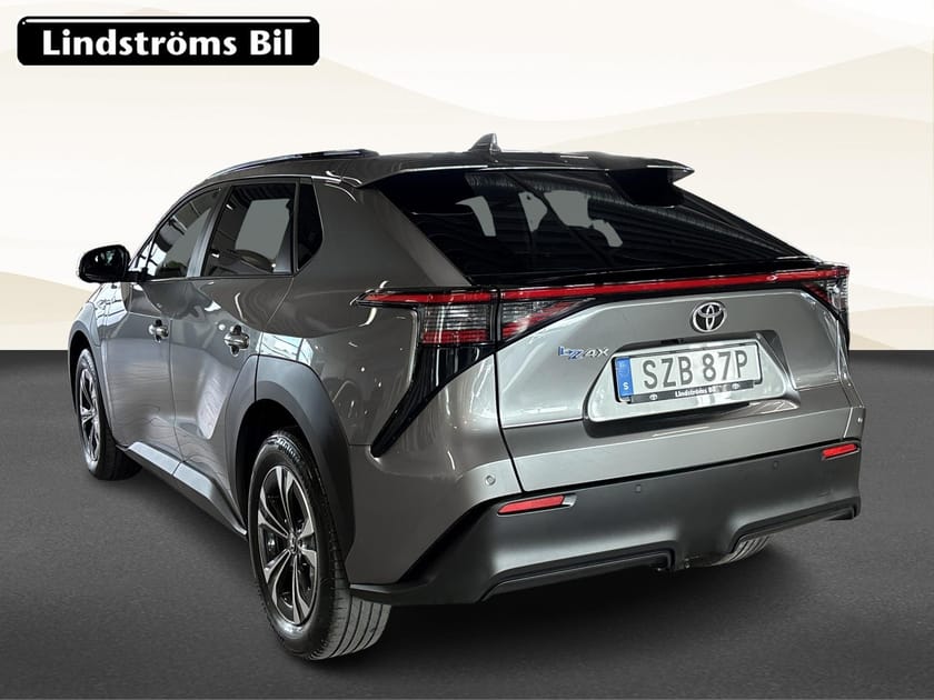 Bild 4 av Toyota bZ4X 2WD Style Premiumpaket Dragkrok Vinterhjul