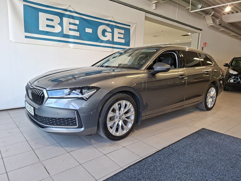 Bild 1 av Škoda Superb iV Kombi Selection 1,5 TSI 204HK Dragkrok LED-Matrix