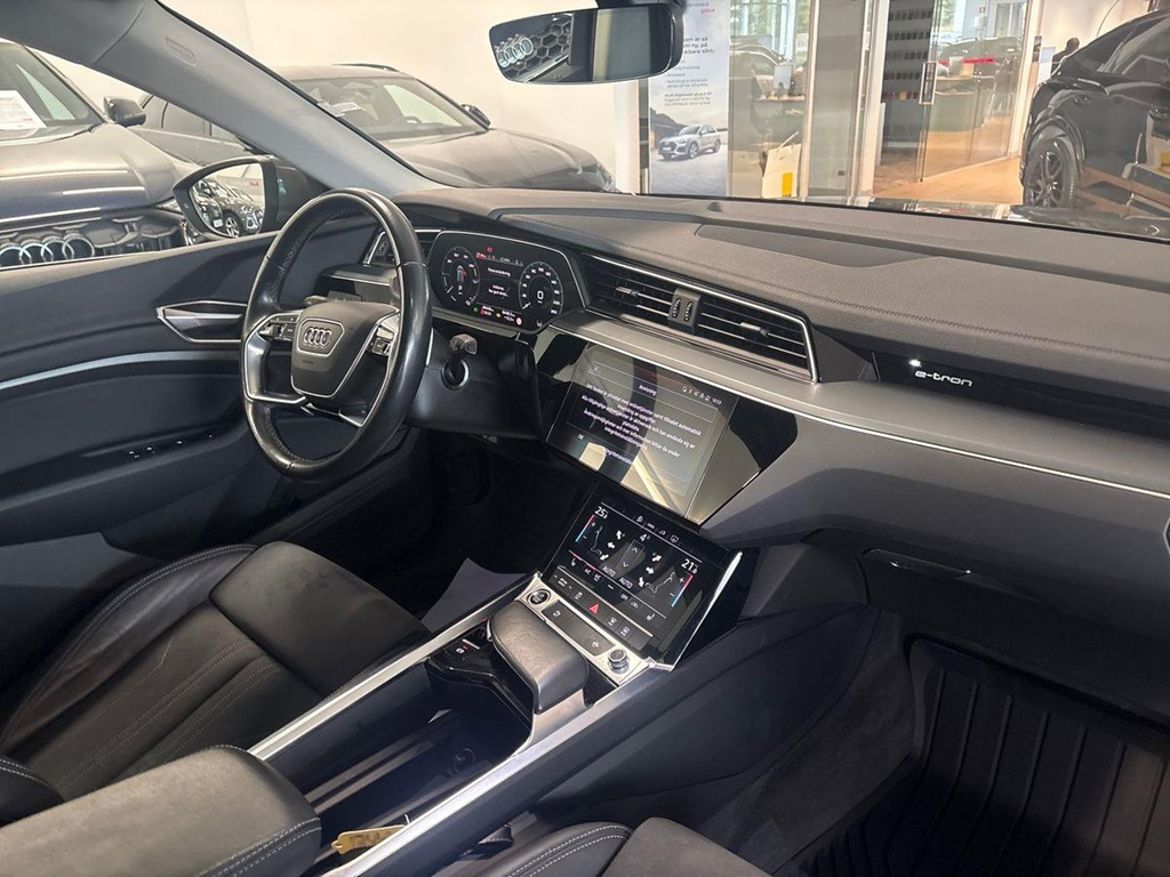 Audi Audi Q8 55 e-tron quattro — bild 15