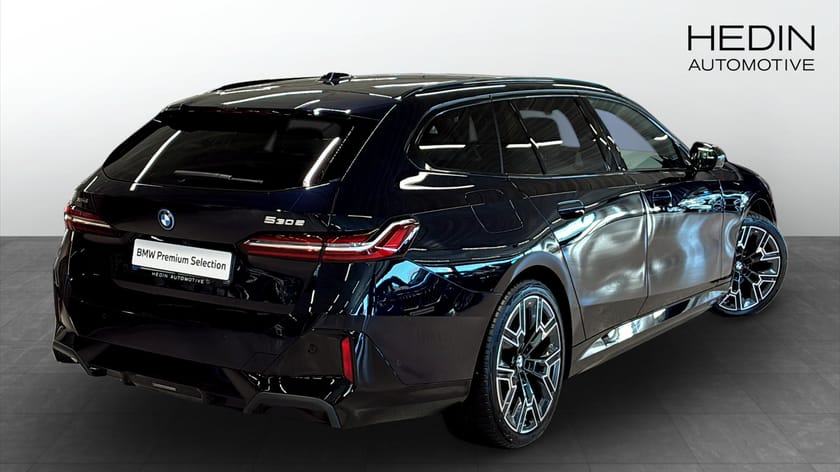 Bild 2 av BMW 530e xDrive Touring M Sport Business Drag B&W