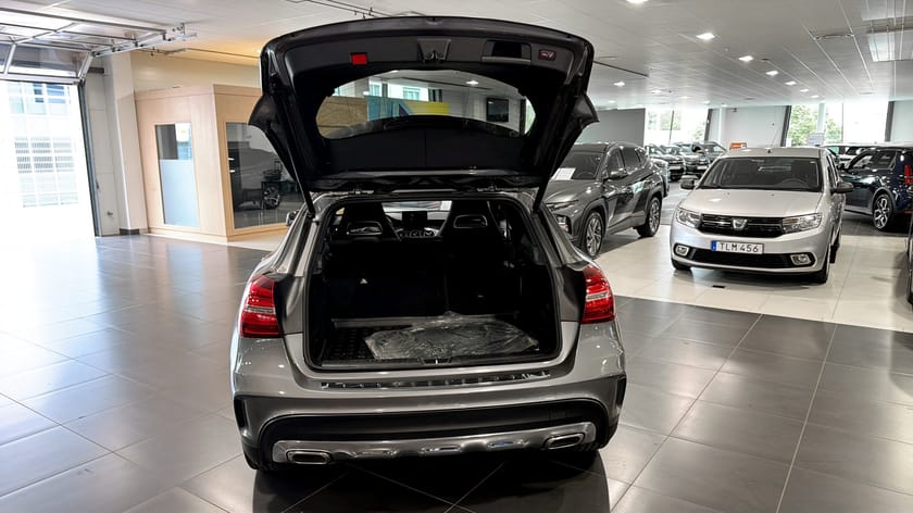 Bild 5 av Mercedes-Benz GLA 200 d 7G-DCT AMG Line / Panorama